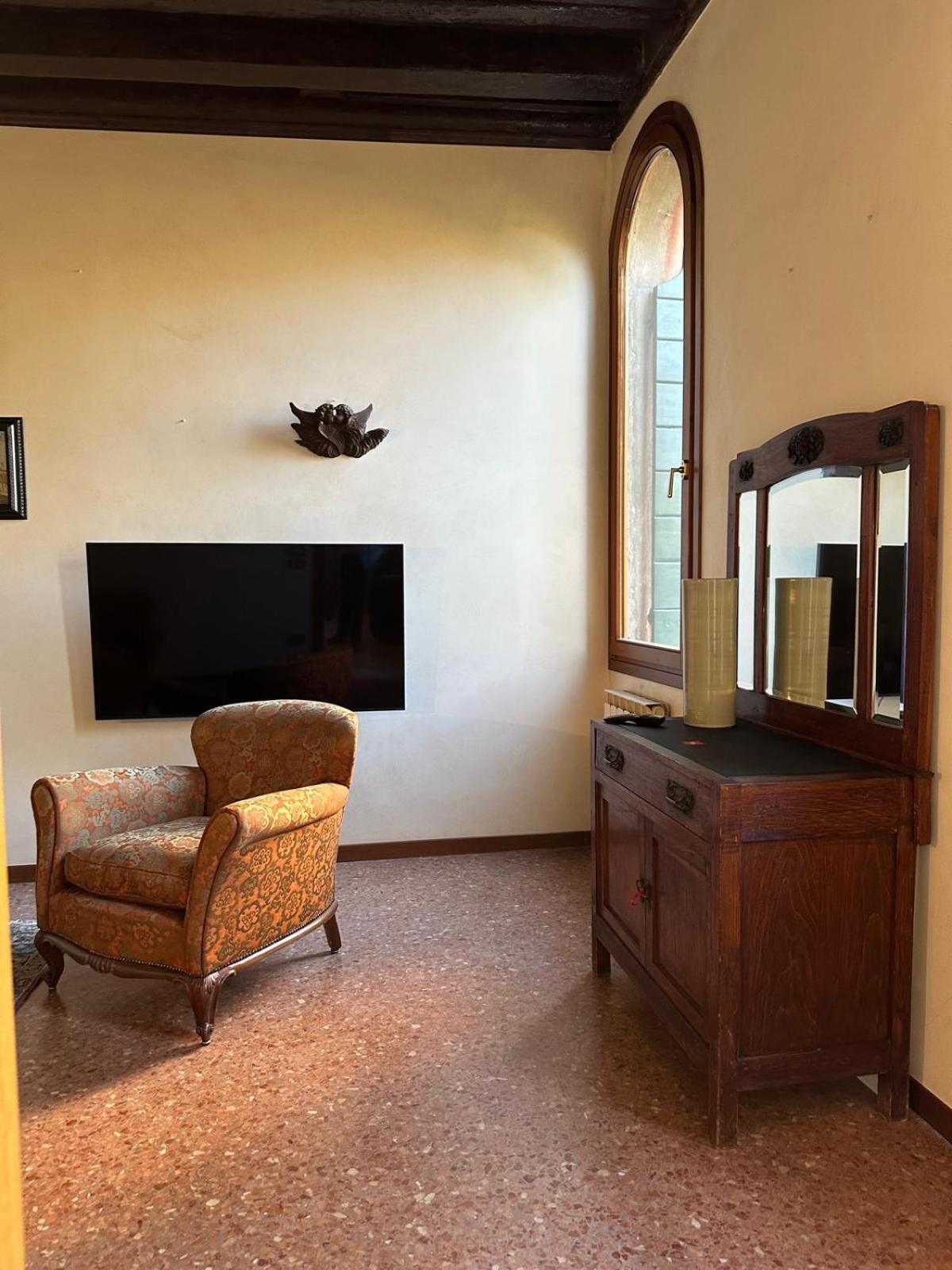 Palazzino Veneziano - Charme In The Serenissima Apartment